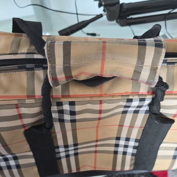 Burberry Tan and Black Checkered Travel Bag With Bottom Luggage Compartment - Picture 4 of 4